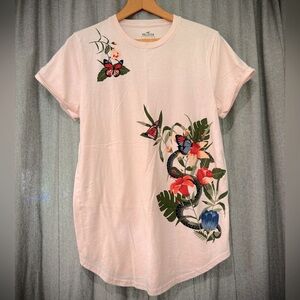 Hollister Curved Hem Floral Graphic Short Sleeve Tee